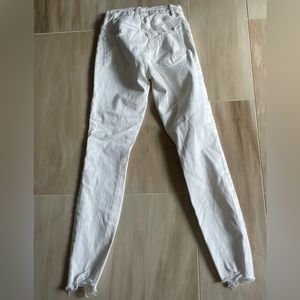 Good American white high waisted skinny jeans size 25 waist.